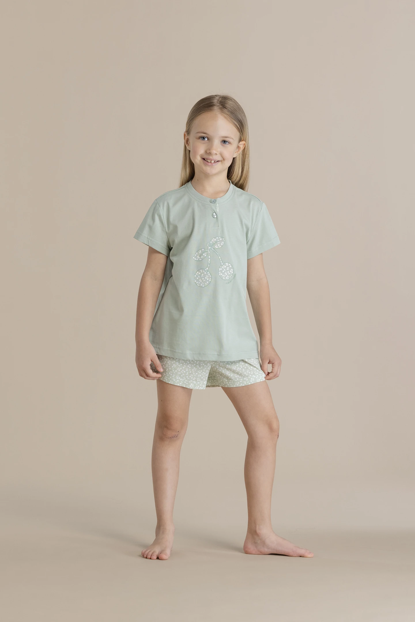 Pigiama bambina in cotone con top manica corta e pantalone corto articolo cherry bloom