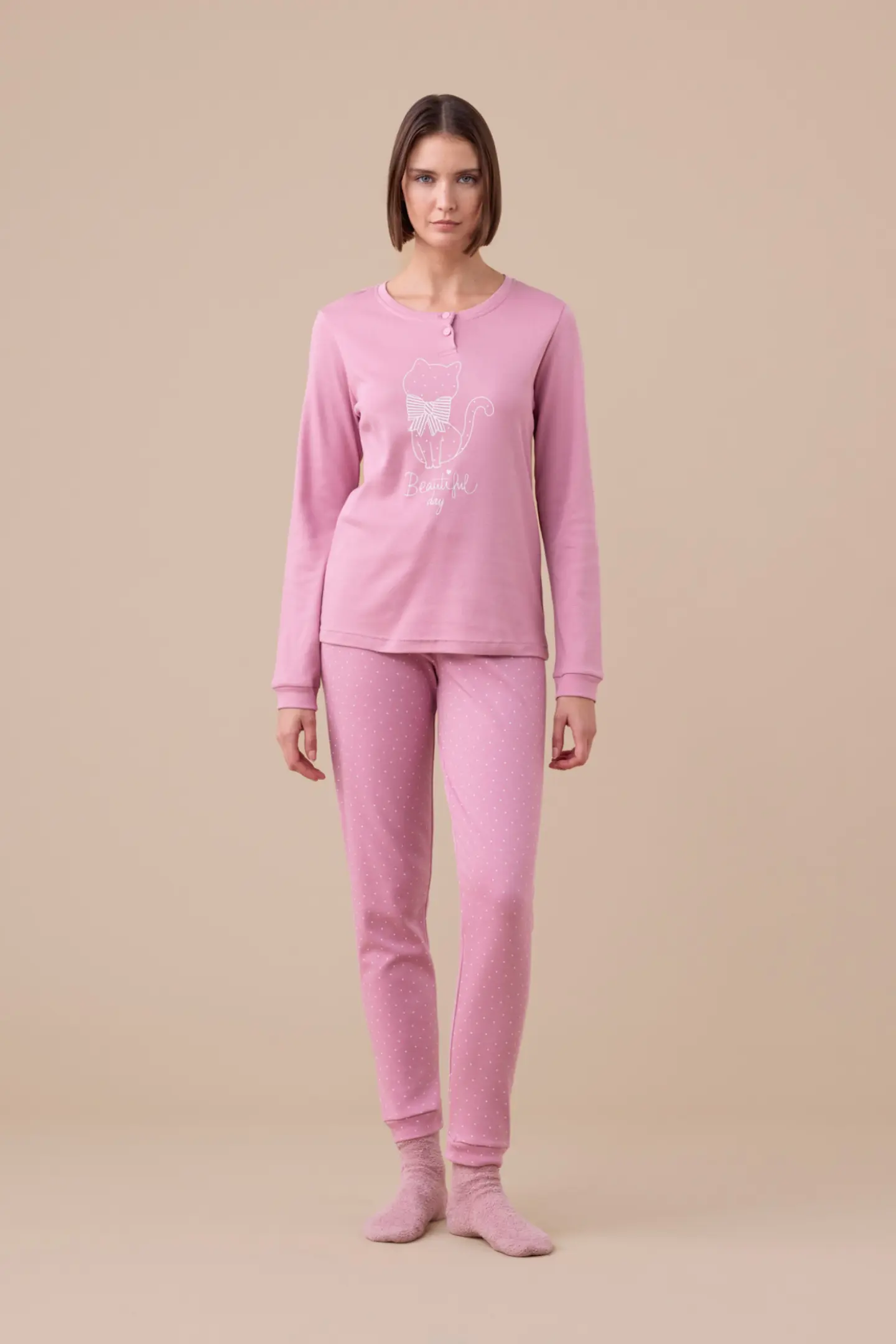 Pigiama donna invernale in caldo cotone articolo pois.