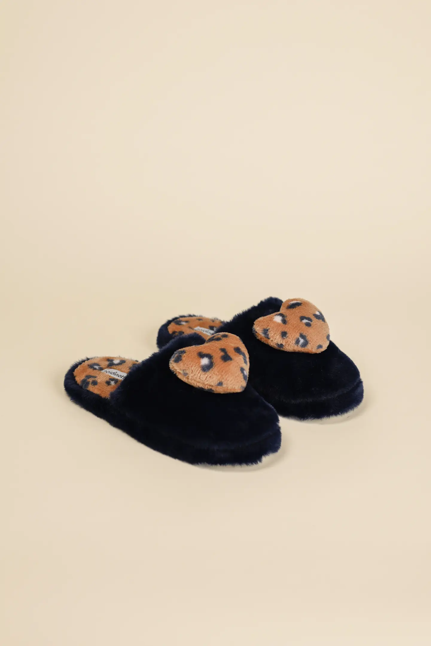 Pantofola invernale donna in eco-pelliccia articolo heart