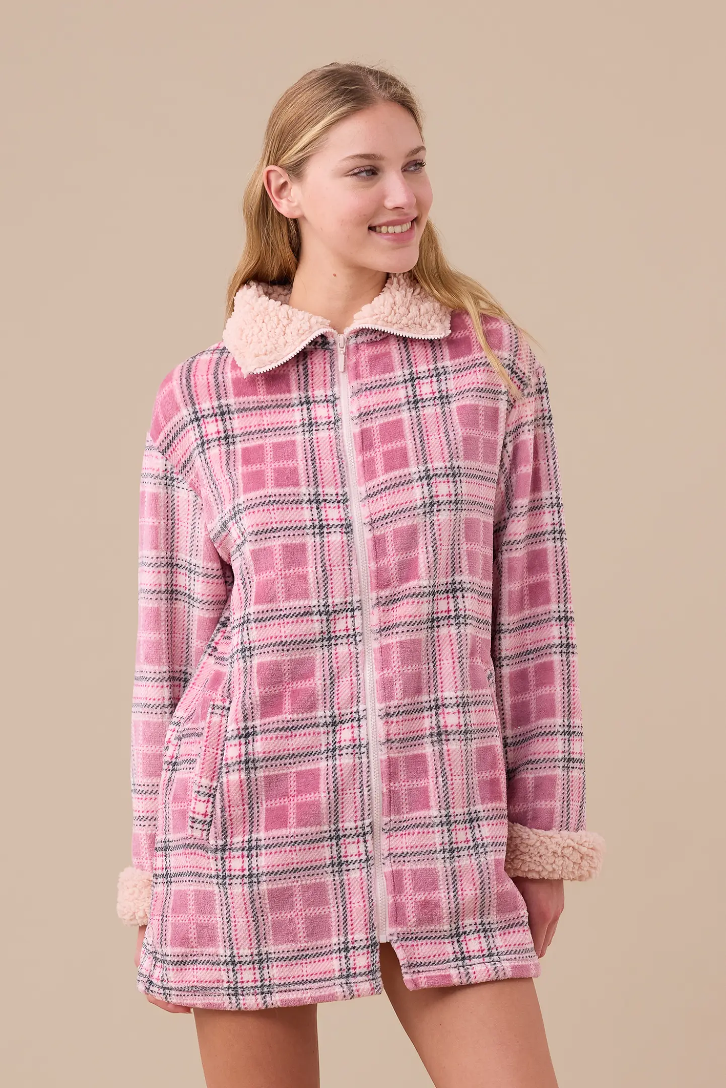 Vestaglia donna invernale in coral articolo scozzese.