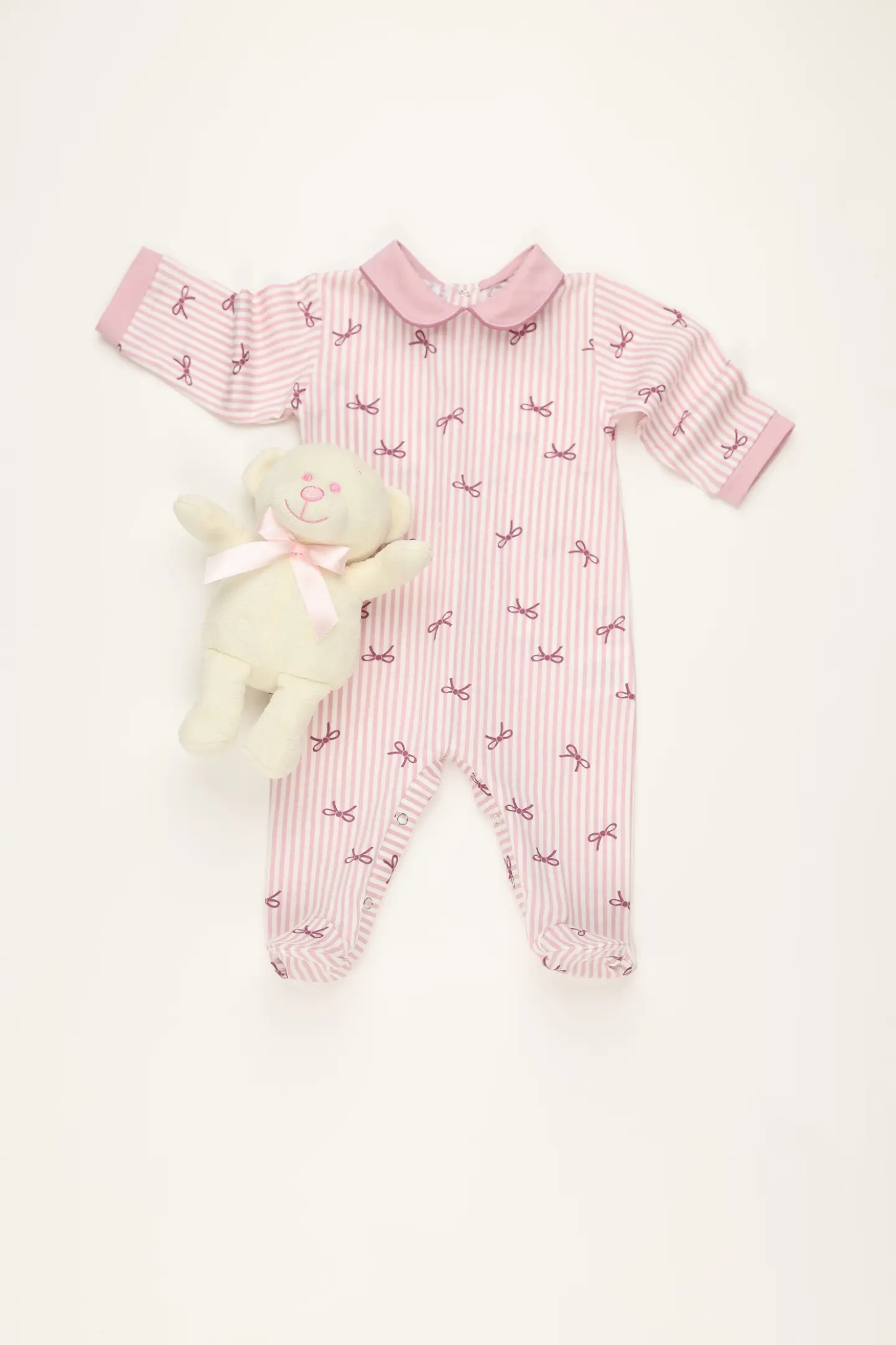 Pigiama neonata estivo in cotone.