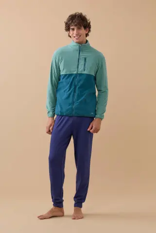 1758895987-68d69f73521d0.jpg